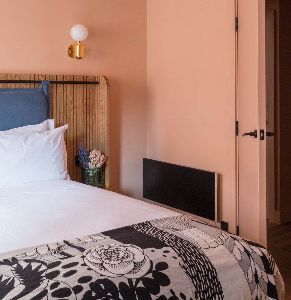 undefined Whitworth Locke 9