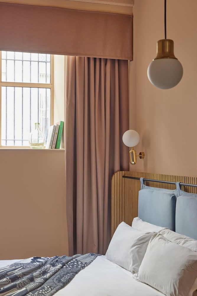 Whitworth Locke Underground Studio 4