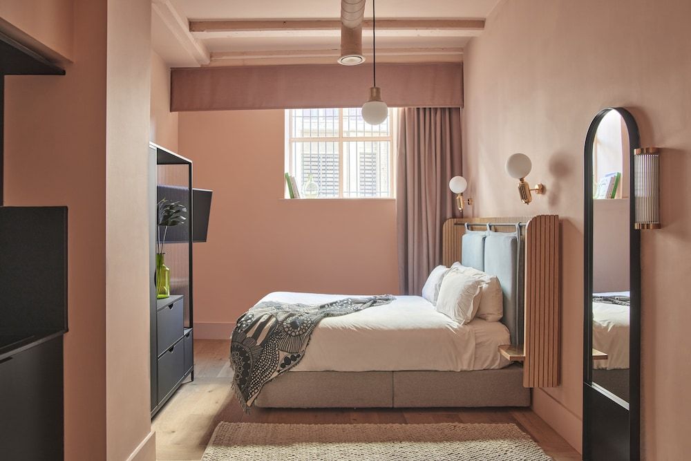 Whitworth Locke Underground Studio 3