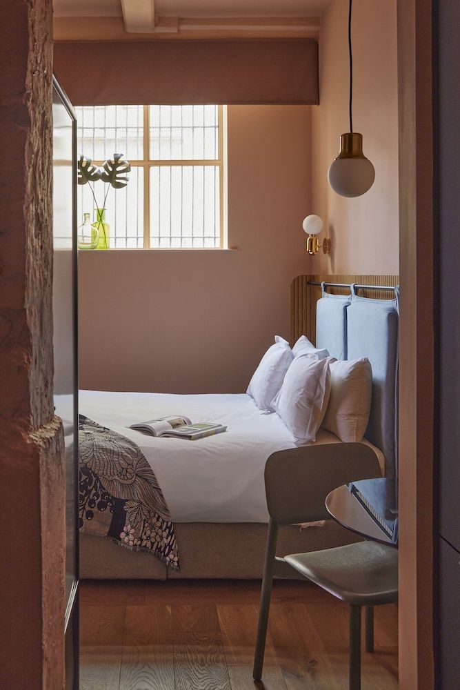 Whitworth Locke Underground Studio 5