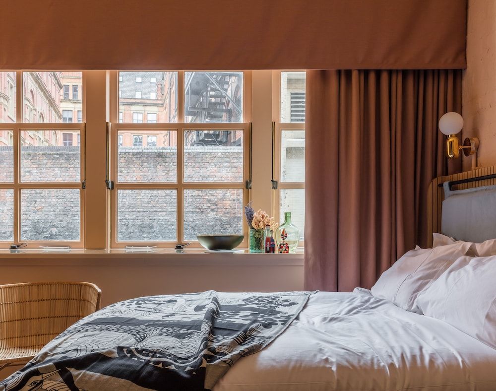 undefined Whitworth Locke 10