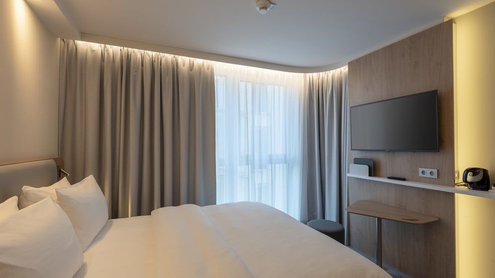 Standard Room, 1 Queen Bed