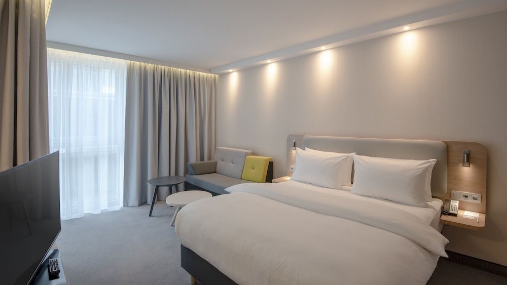 Standard Room, 1 Queen Bed with Sofa bed
