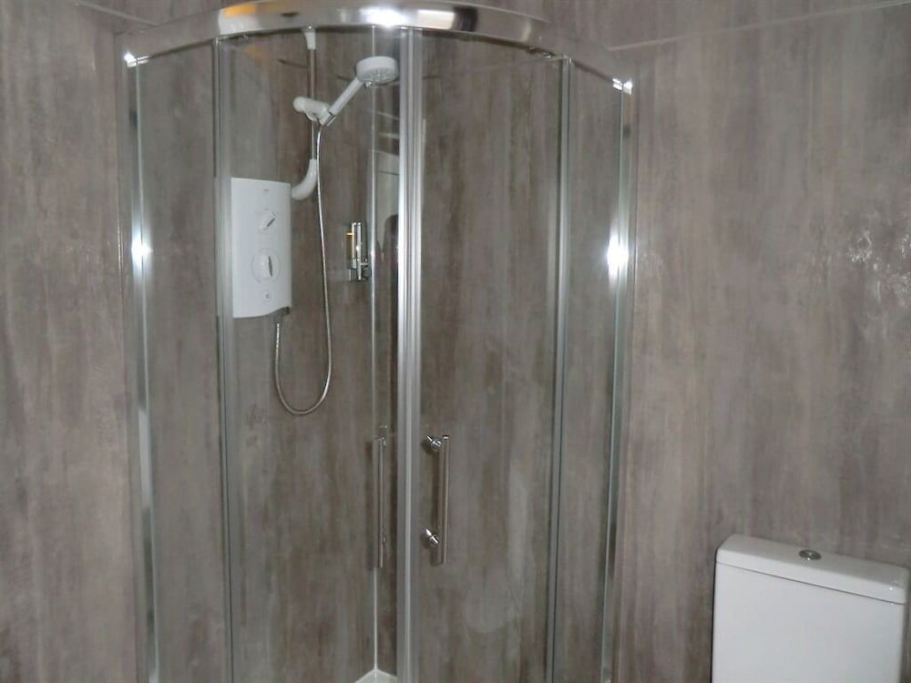 Single Room, Private Bathroom