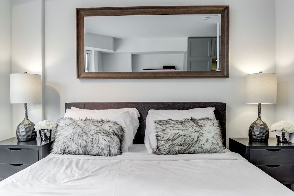 Avalon Suites Yorkville Economy Studio 2