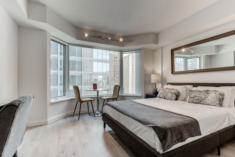 Avalon Suites Yorkville Economy Studio