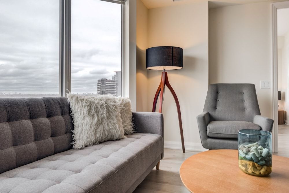 Avalon Suites Yorkville Panoramic Condo 6