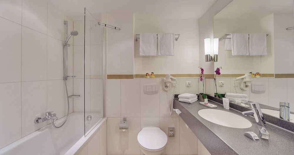 Alpen Hotel München Double Room Classic Comfort 3