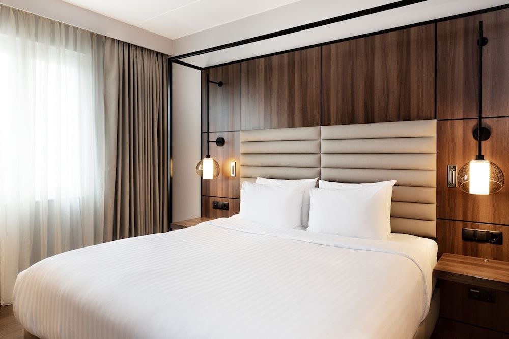 Junior Suite, 1 King Bed, Non Smoking