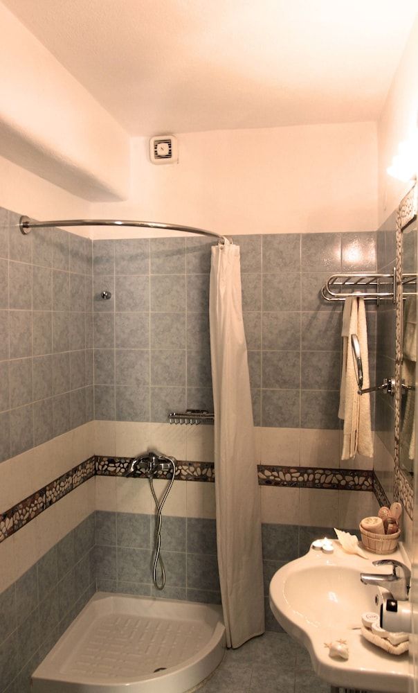 Anatolia Hotel Economy Double Room, 1 Double Bed (Semi Basement) 2