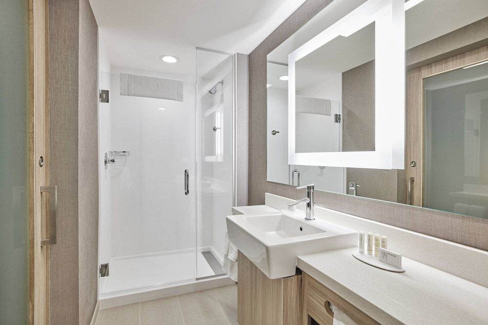Suite with Two Queen Beds and Trundle Bed (Hearing Accessible)