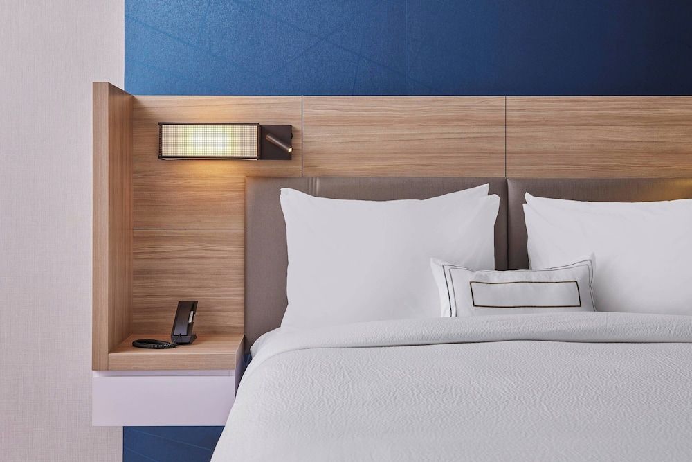 undefined SpringHill Suites by Marriott Chicago Chinatown 5