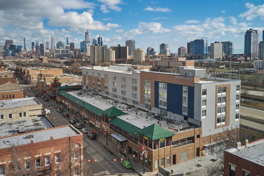 undefined SpringHill Suites by Marriott Chicago Chinatown 3
