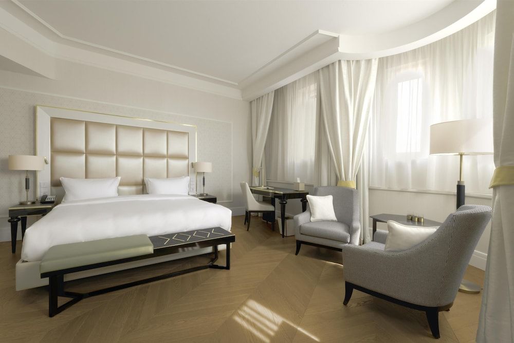 Párisi Udvar Hotel Budapest, part of Hyatt