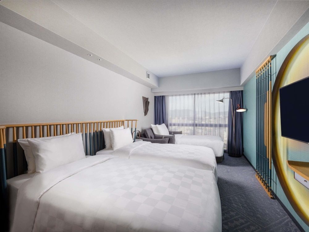 Superior Room, Bathtub (2 Single beds and 1 Sofa bed)