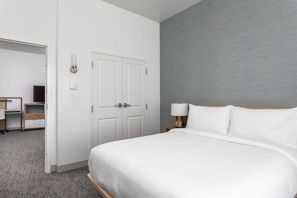 undefined TownePlace Suites by Marriott Orlando Southwest Near Universal 9