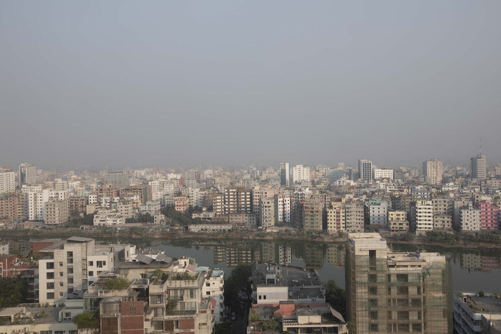 Renaissance Dhaka Gulshan Hotel Deluxe Room, 1 King Bed 7