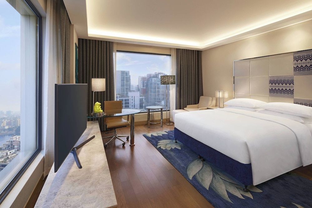 Renaissance Dhaka Gulshan Hotel Deluxe Room, 1 King Bed 6