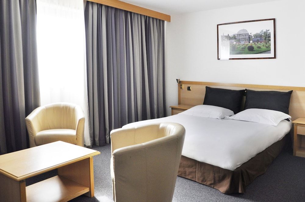 Economy Double Room, 1 Queen Bed (First)