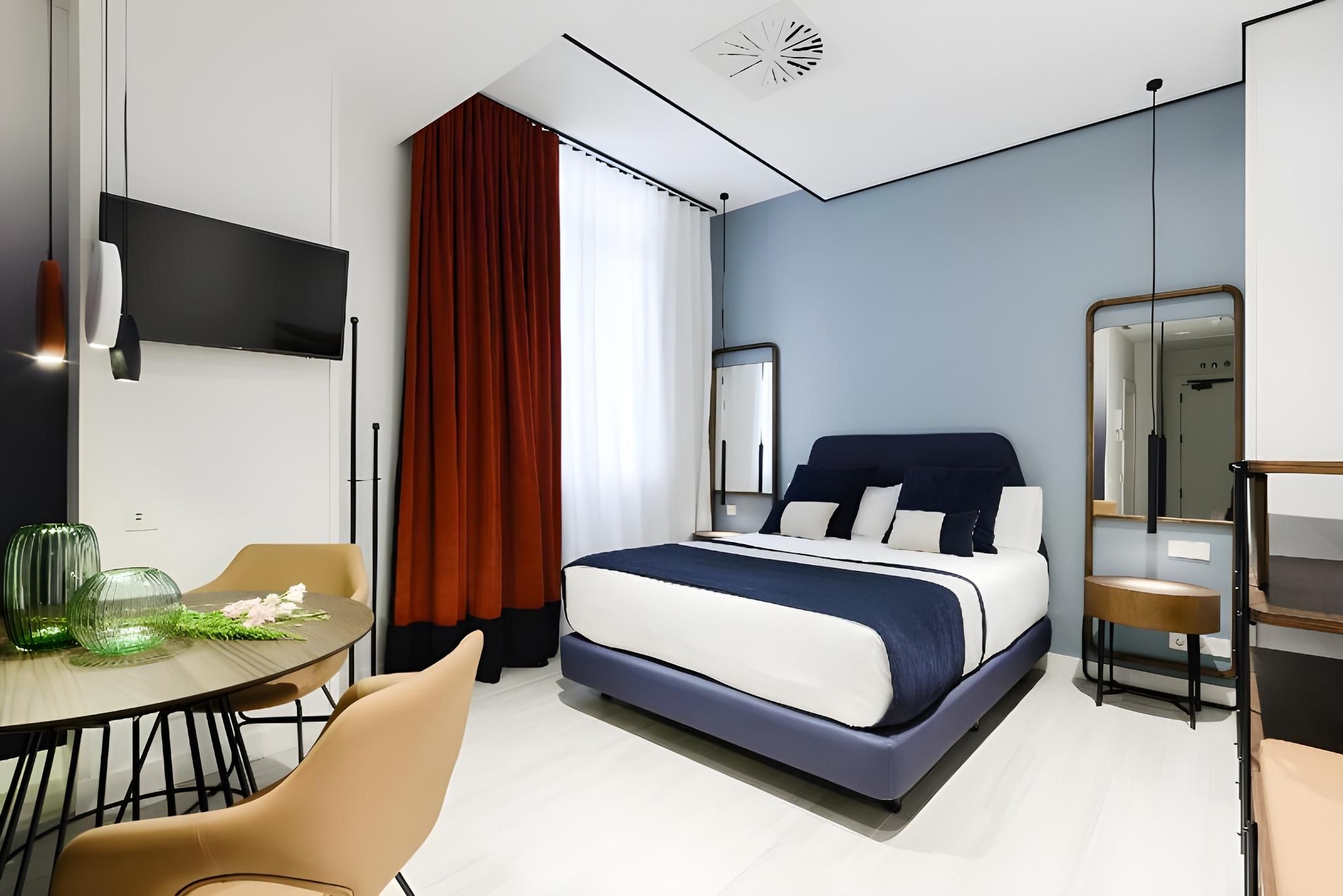 undefined SmartRental Collection Gran Via Centric 3