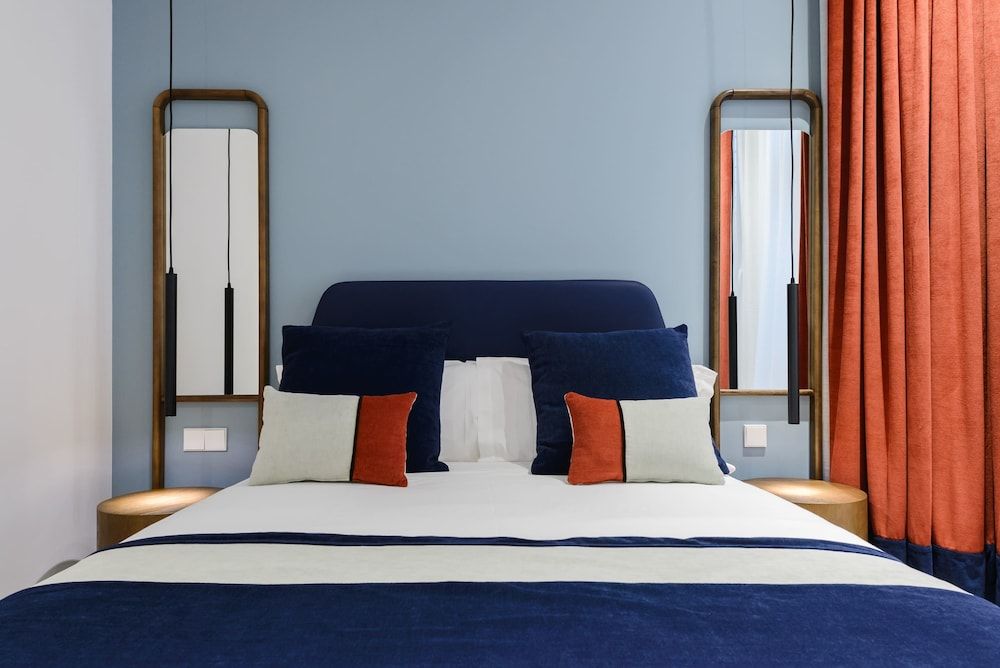 undefined SmartRental Collection Gran Via Centric 10