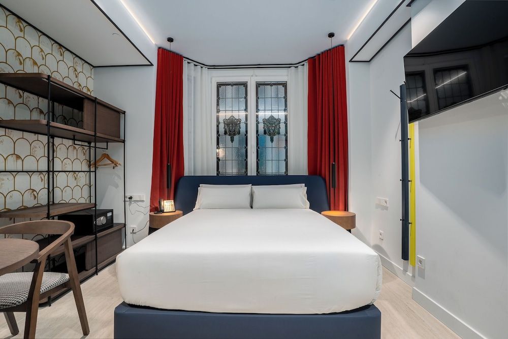 SmartRental Collection Gran Via Centric Standard Studio (2 people) 4