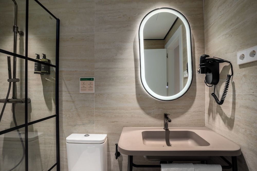 SmartRental Collection Gran Via Centric Standard Studio (2 people) 6