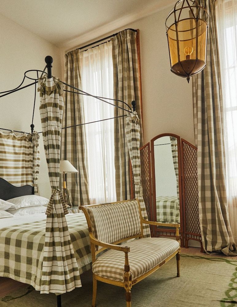 Hotel Peter and Paul, an Ash Hotel School House Classic 14