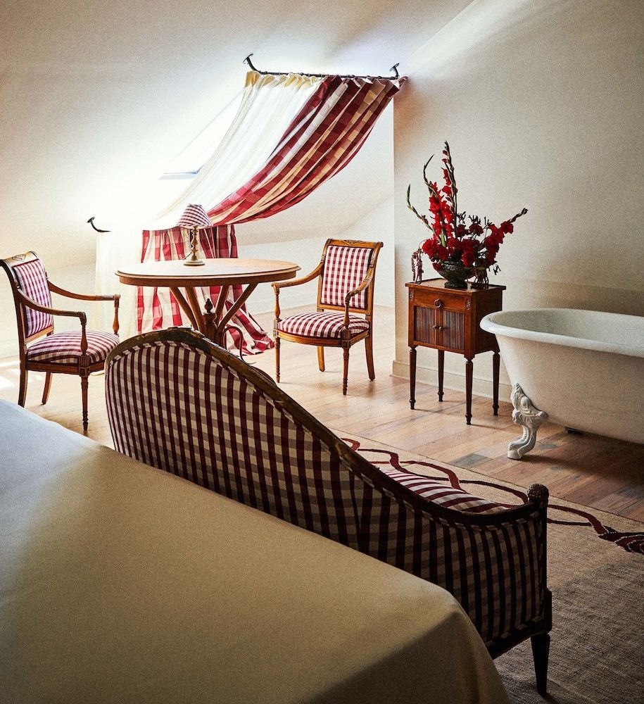 Hotel Peter and Paul, an Ash Hotel School House Classic 8