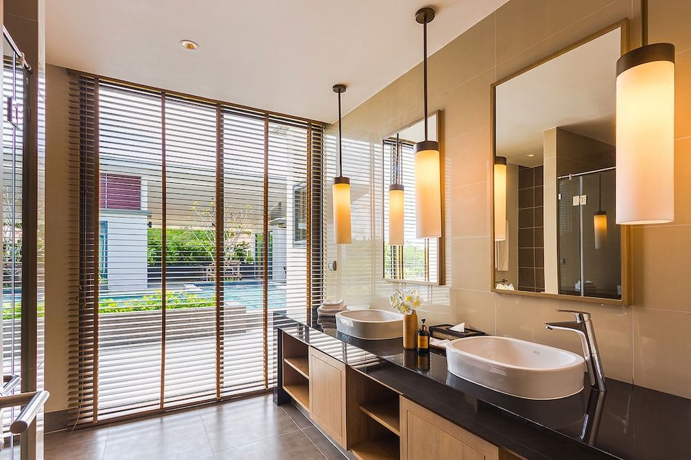 Casabay 6 Bedroom Pool Villa by STAY