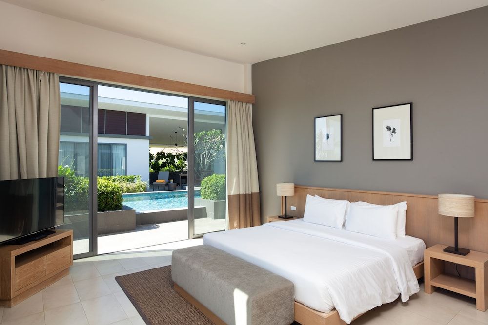 Casabay 6 Bedroom Pool Villa by STAY