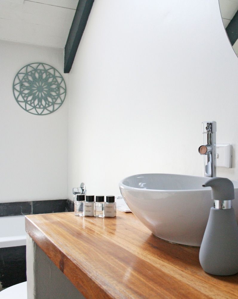 Abalone Hotel & Villas Standard Suite 6