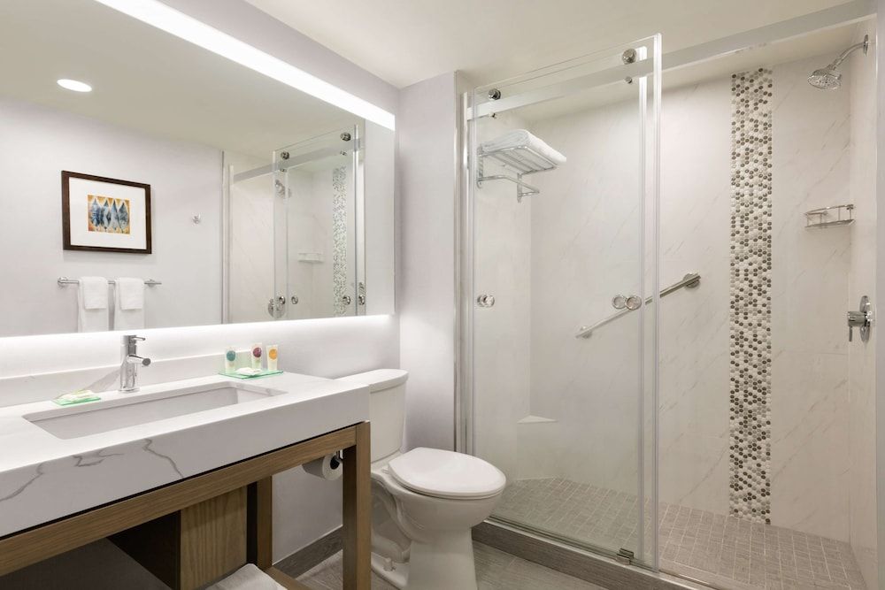 Hyatt Place Santa Barbara Room, 1 King Bed (No Sofabed) 3