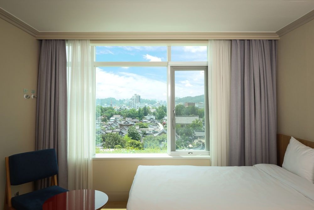 Lahan Hotel Jeonju Triple Room, Hanok View