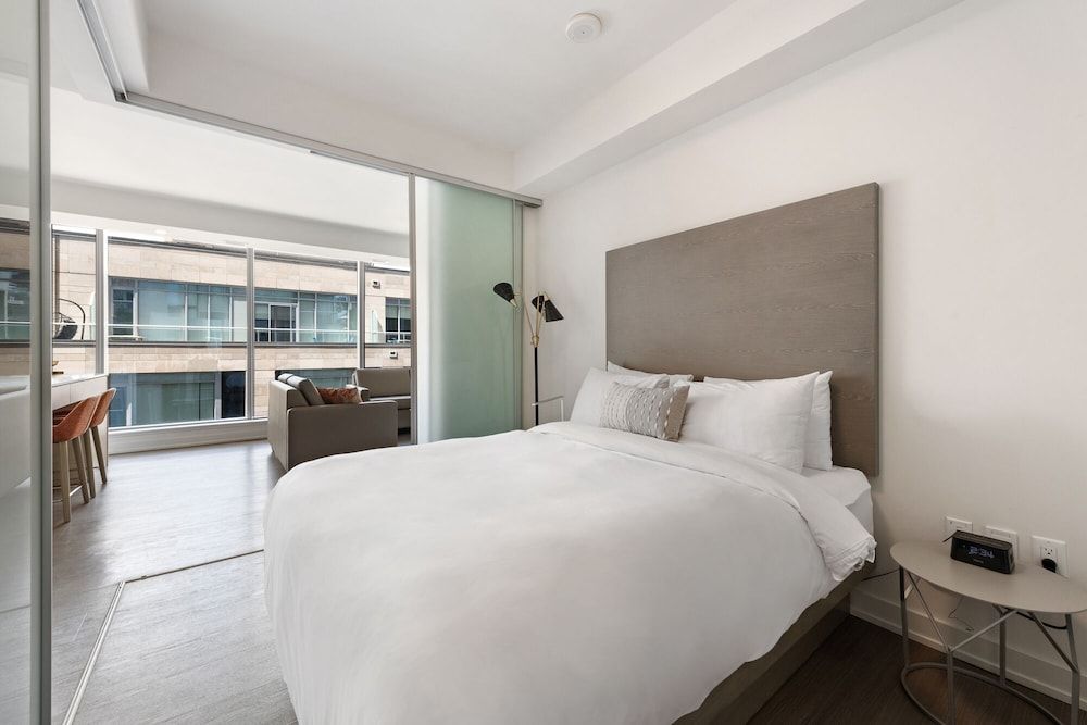 undefined reStays Ottawa