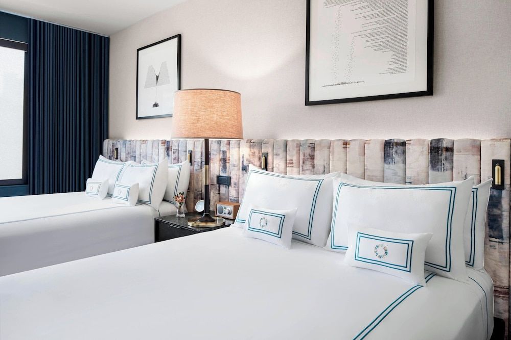 The Oaklander Hotel, Autograph Collection