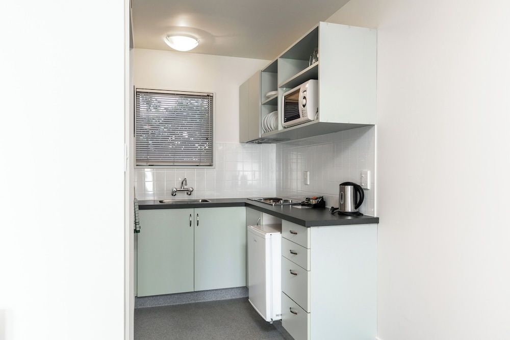 Jasmine Court Motel Family Apartment, 2 Bedrooms 6