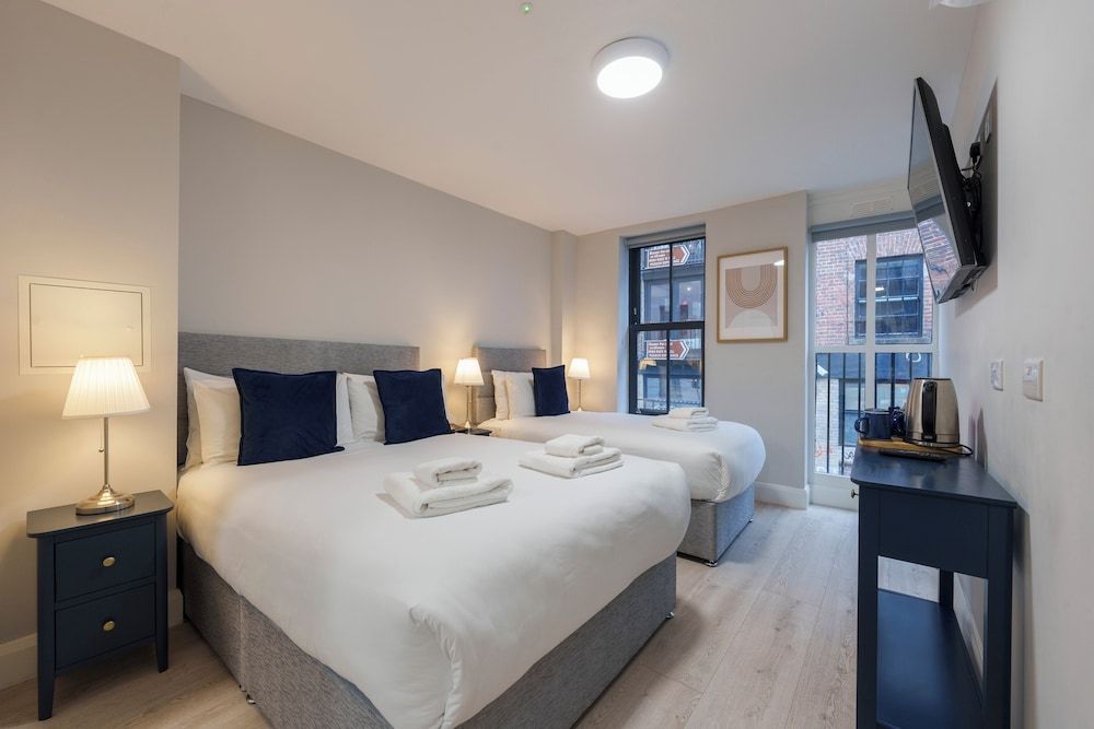 undefined The Temple Bar Lane 8