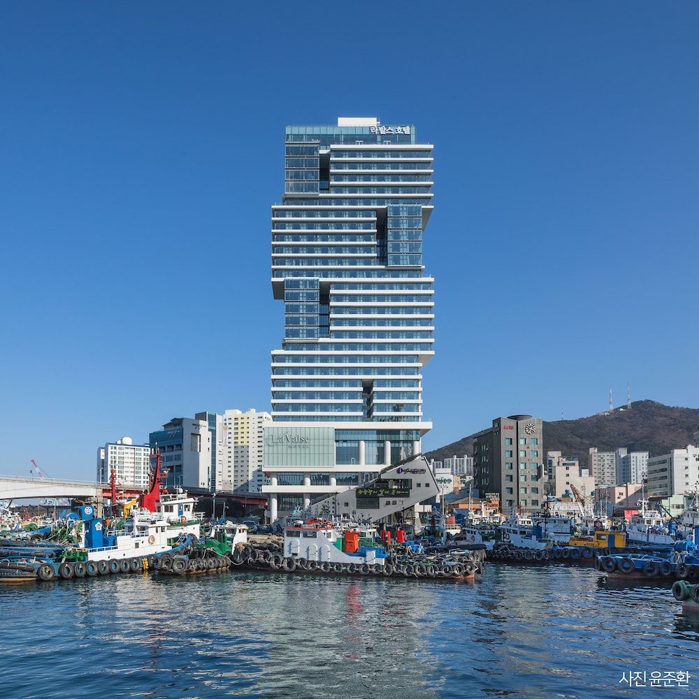 undefined Lavalse Hotel 2