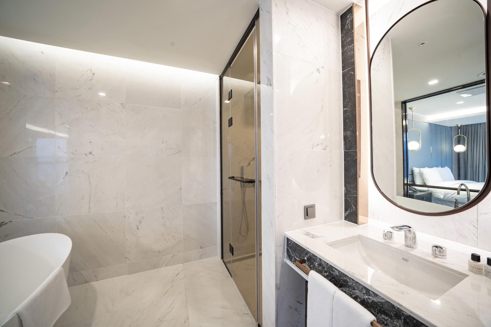 undefined Lavalse Hotel 8