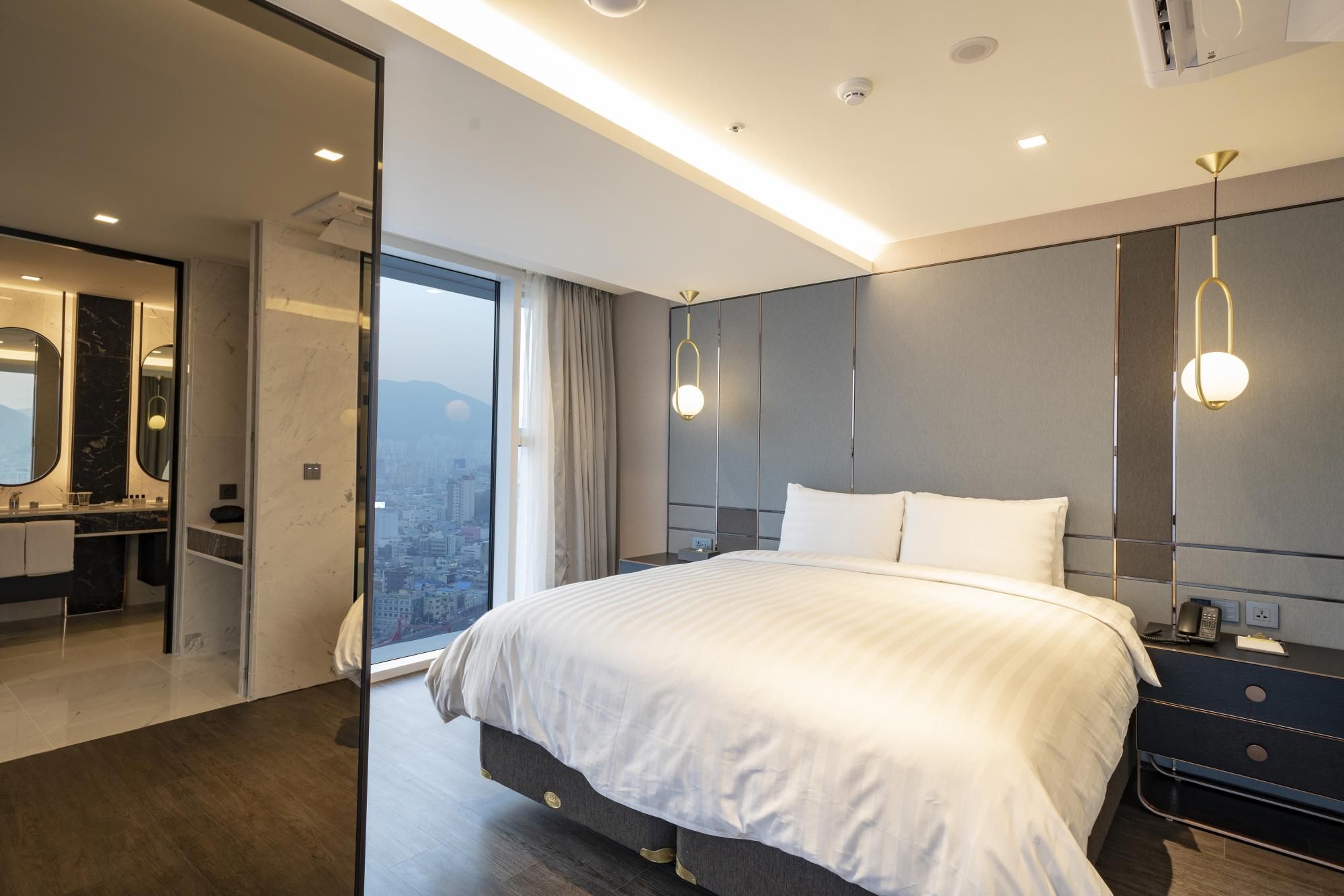 undefined Lavalse Hotel 7