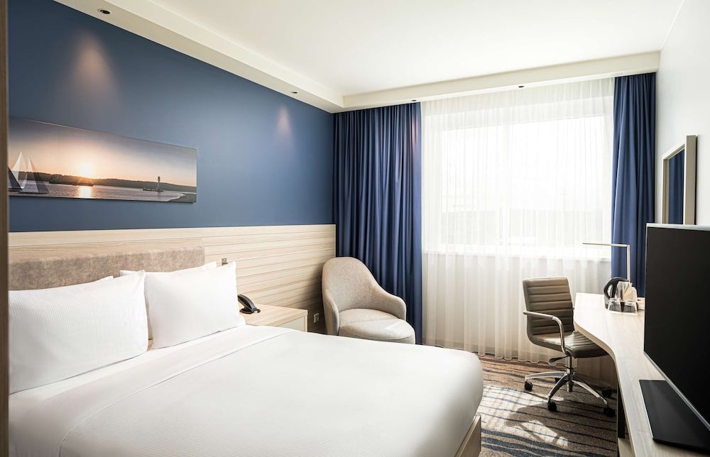 Room, 1 Queen Bed with Sofa bed, Non Smoking, Harbor View