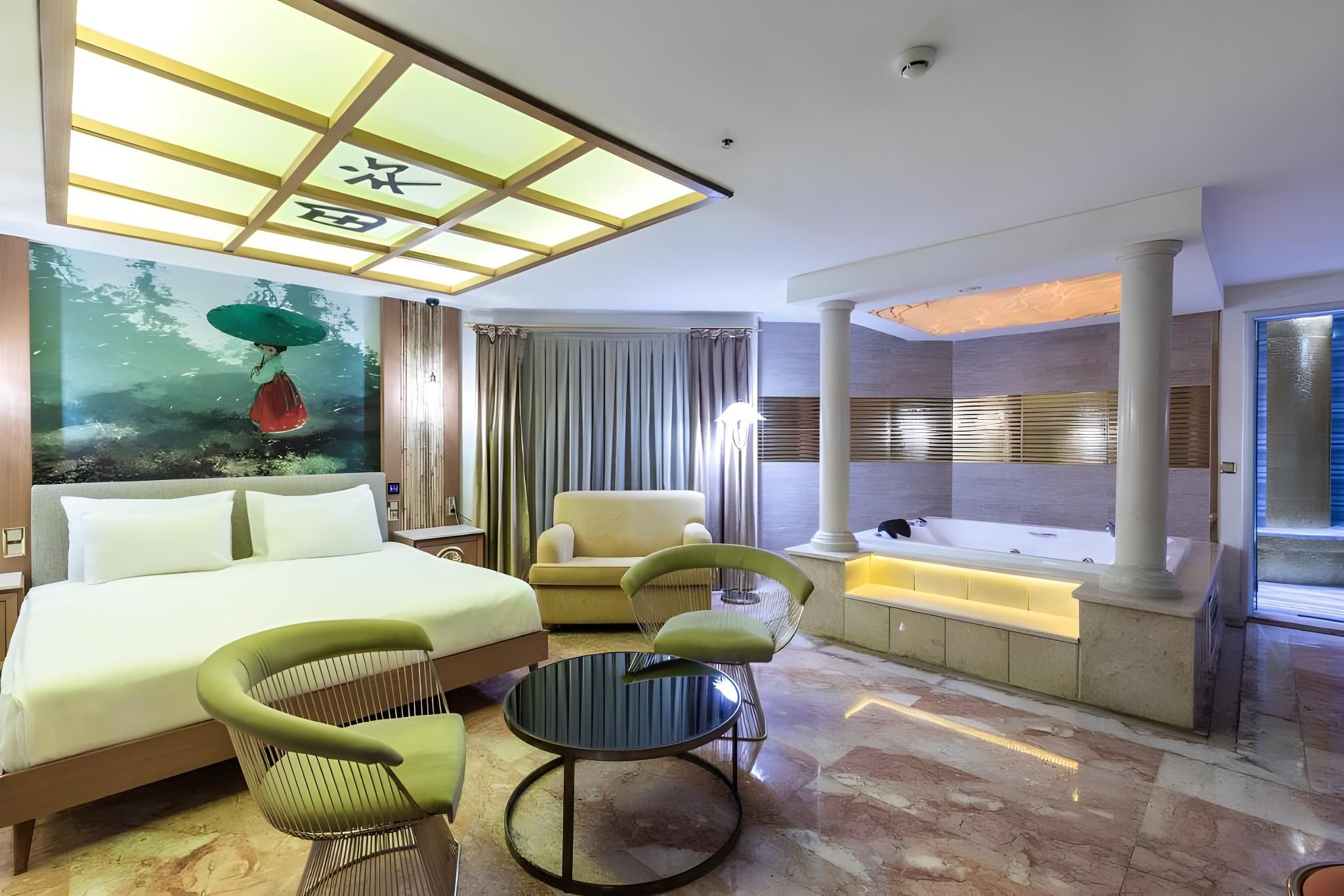 Premium Suite with Jet Pool