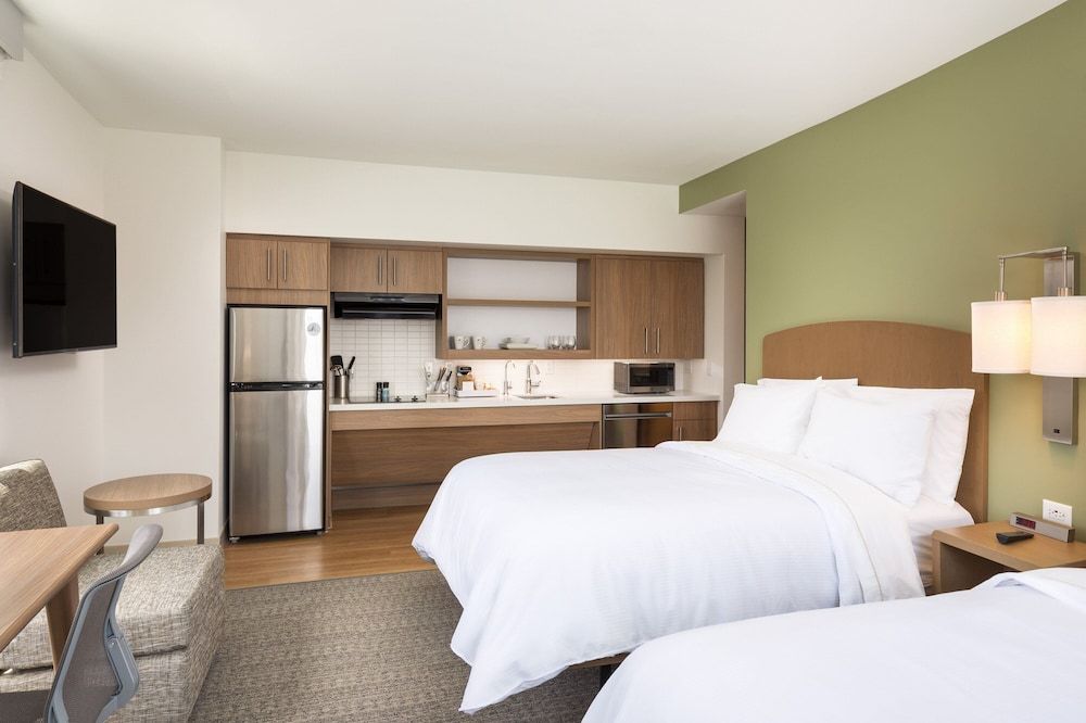 Studio, Multiple Beds, Non Smoking (Mobility/Hearing Access, Roll-in Shwr)