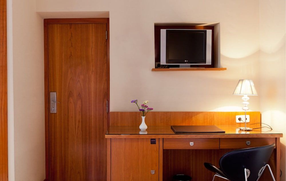 Ateneo Hotel Single Room 2