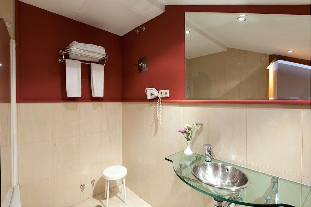 Ateneo Hotel Triple Room 4