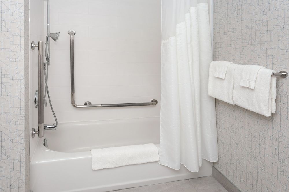 Holiday Inn Express & Suites Downtown Ottawa East by IHG Standard Room, 2 Queen Beds, Accessible 4