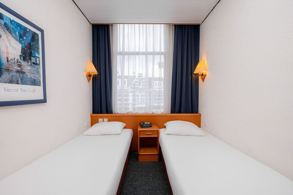Owl Hotel Basic Room, 2 Twin Beds (Small) 2