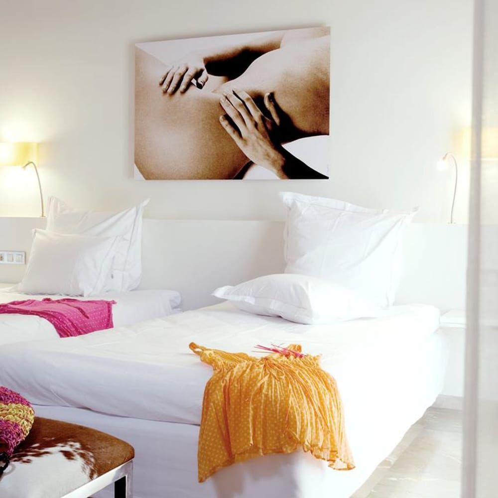 Petit Palace Hotel Tres Basic Double Room 2