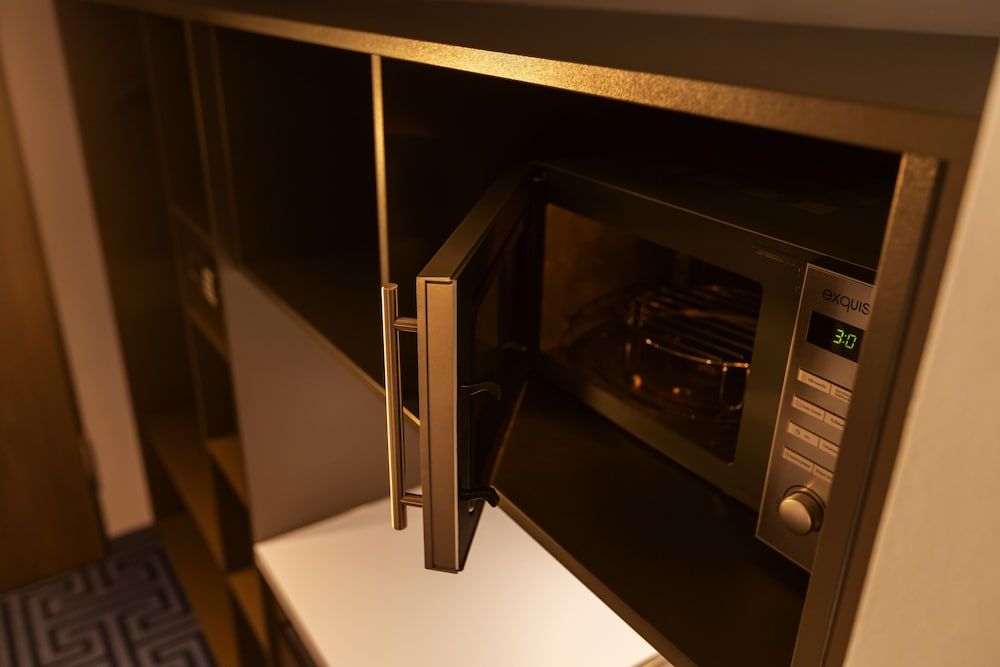 Holiday Inn - the niu, Mood Mainz by IHG Premium Room, 1 Queen Bed, Kitchenette 8